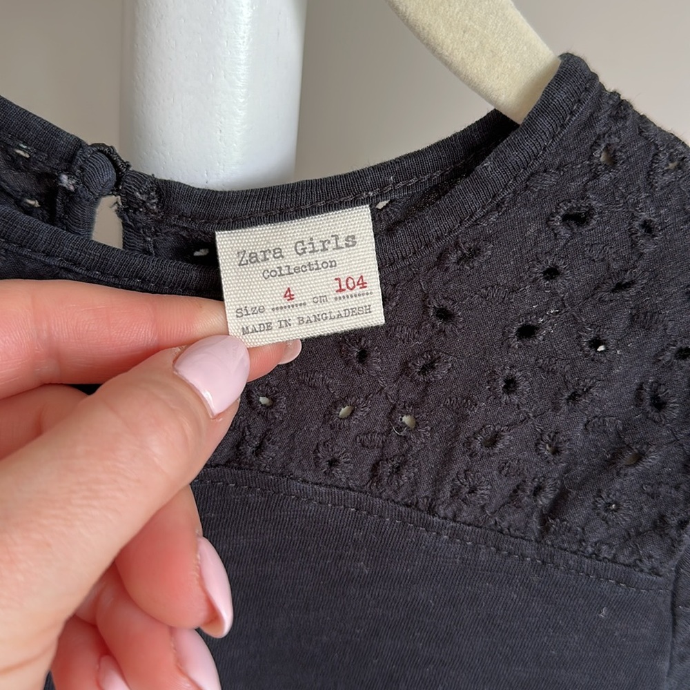 Zara Short Sleeve Eyelet Top Size 4 - Picture 3 of 8